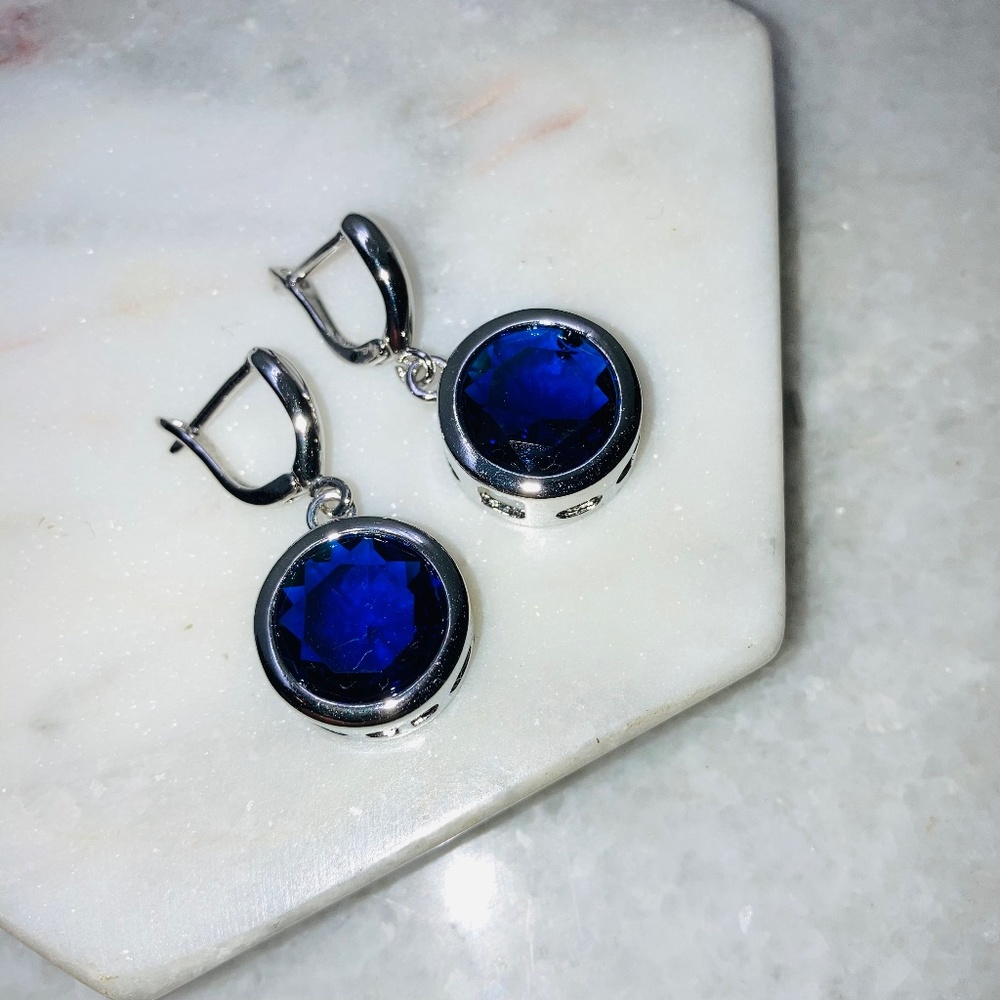 Vintage 925 Silver Rhodium Faceted Stone Dark Blue Dangle Earrings 1.25”